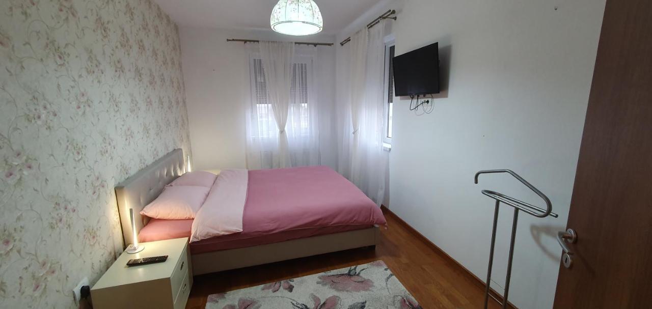 John'S Apartment Alba Iulia Exterior foto